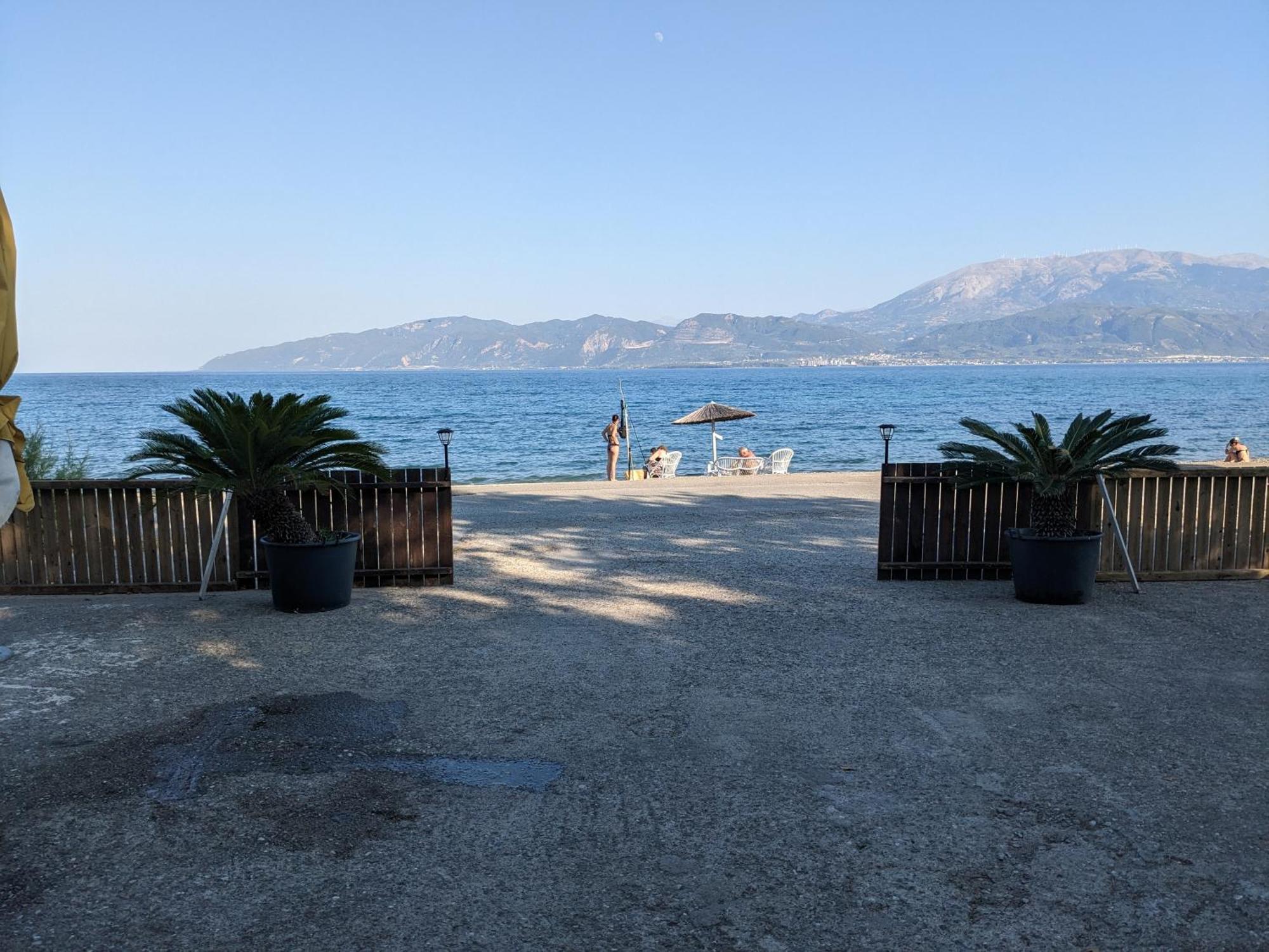 Nafpaktos Beach Apartment エクステリア 写真